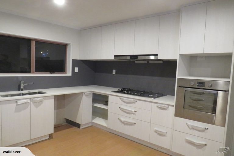Photo of property in 93 Chelsea View Drive, Chatswood, Auckland, 0626