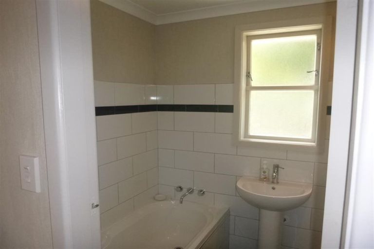 Photo of property in 12 Grant Place, Greenmeadows, Napier, 4112
