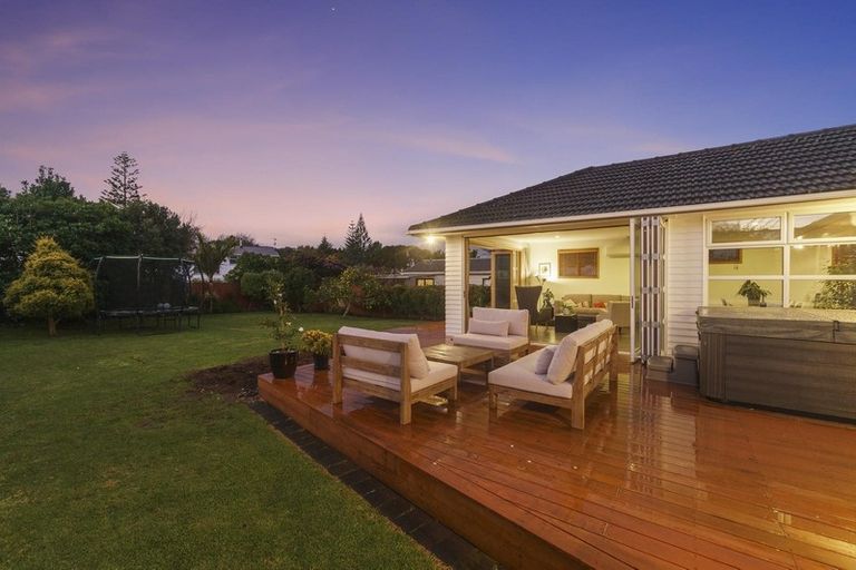 Photo of property in 36 Totara Road, Te Atatu Peninsula, Auckland, 0610