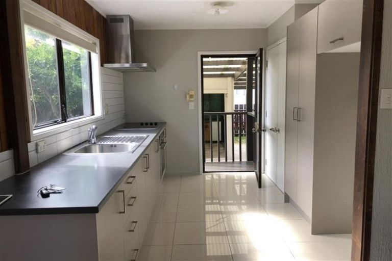 Photo of property in 45a Sutton Crescent, Papakura, 2110