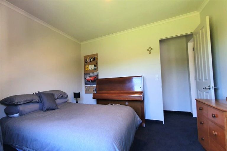 Photo of property in 66 Pohutukawa Drive, Levin, 5571