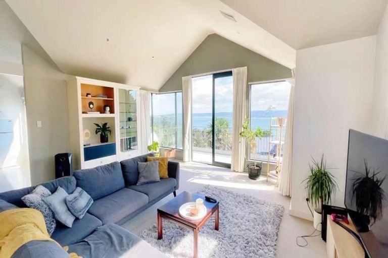 Photo of property in 16 Mayall Avenue, Beach Haven, Auckland, 0626