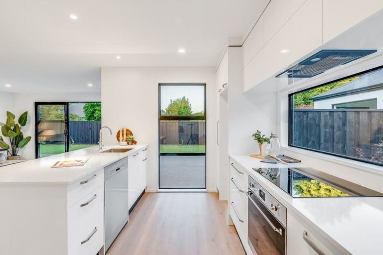 Photo of property in 26b Middlepark Road, Sockburn, Christchurch, 8042