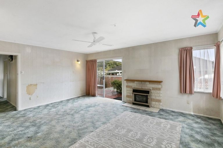 Photo of property in 18 Lowry Crescent, Stokes Valley, Lower Hutt, 5019