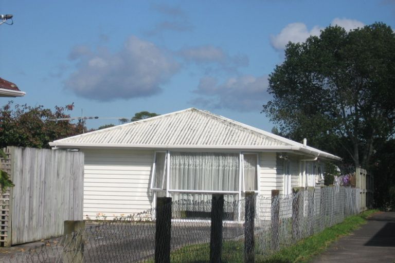 Photo of property in 26a Reid Road, New Lynn, Auckland, 0600