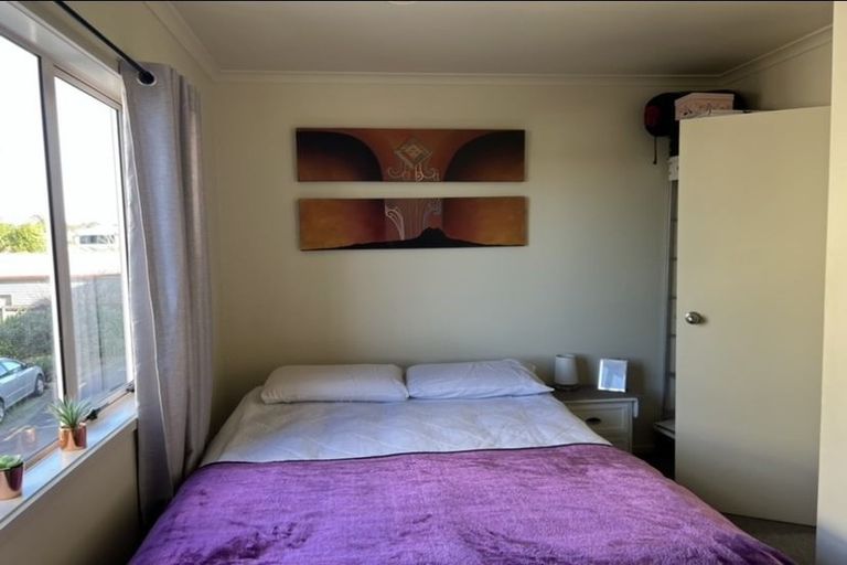 Photo of property in 7/4 Keeling Road, Henderson, Auckland, 0612