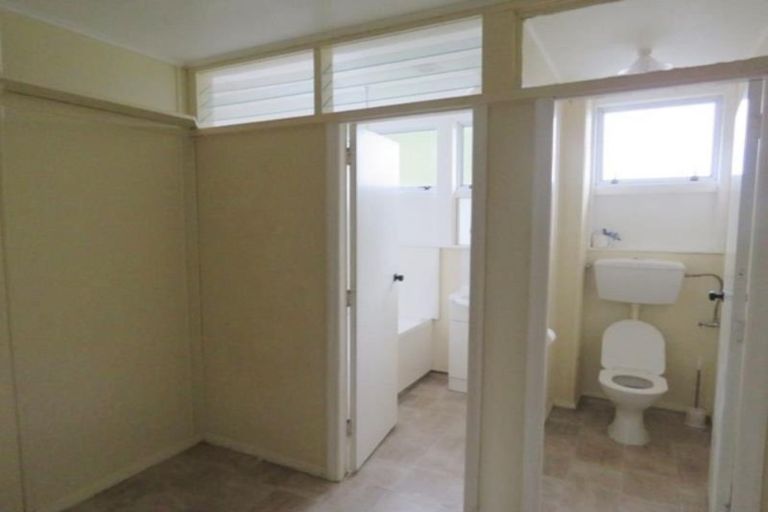 Photo of property in 19 Cook Street, Marfell, New Plymouth, 4310