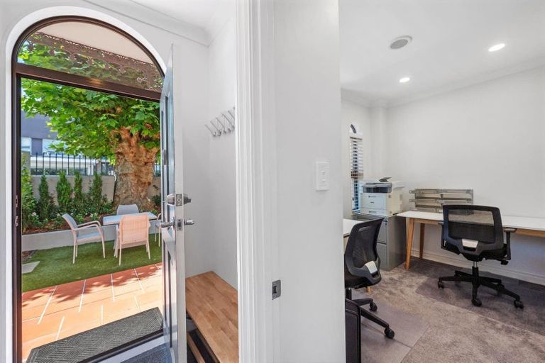 Photo of property in 9/177 Hurstmere Road, Takapuna, Auckland, 0622