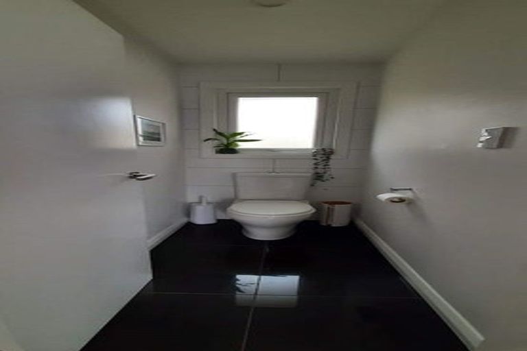 Photo of property in 12 Forest Road, Pinehaven, Upper Hutt, 5019