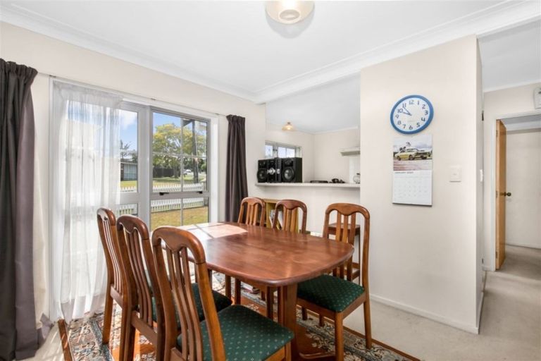 Photo of property in 2/10 Grande Vue Road, Hillpark, Auckland, 2102
