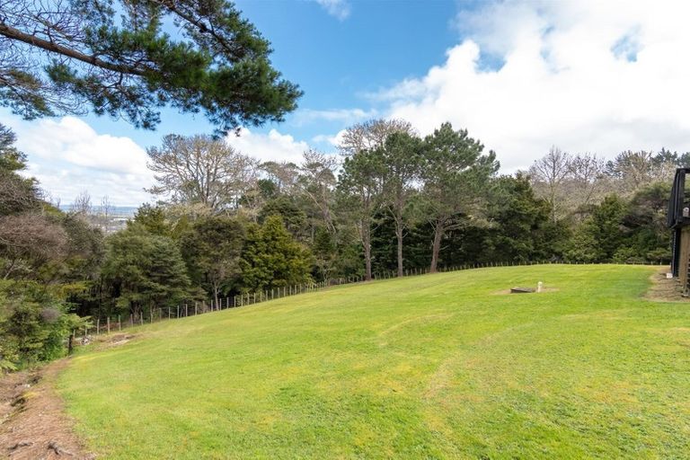 Photo of property in 43 Pinetone Road, Kumeu, 0892