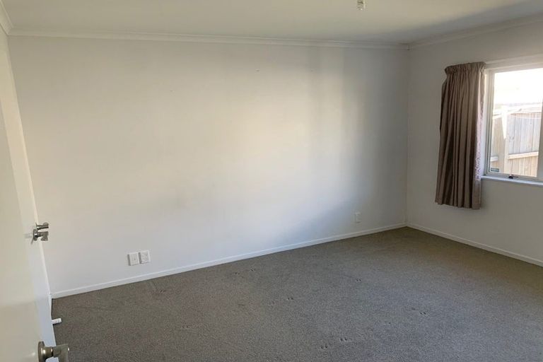 Photo of property in 4 Poaka Avenue, Takanini, 2112