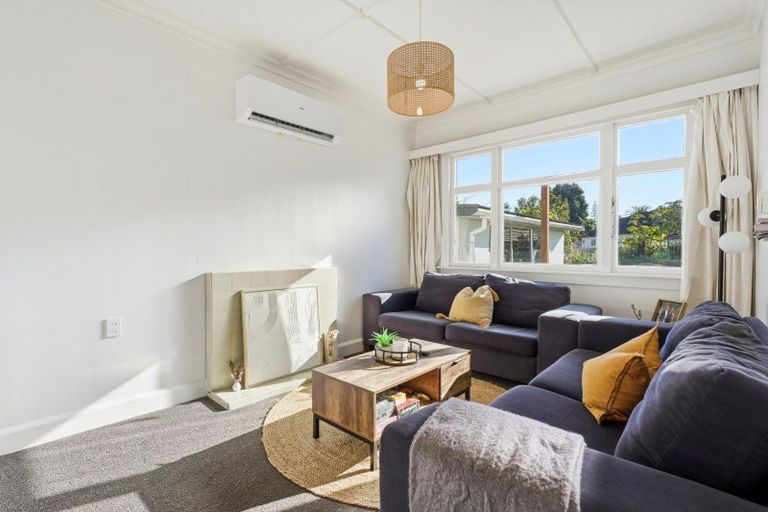 Photo of property in 17 Hutchison Crescent, Durie Hill, Whanganui, 4500