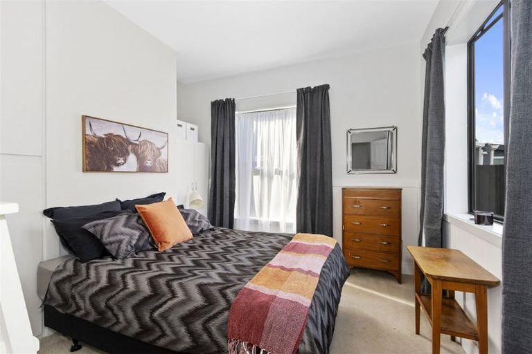 Photo of property in 172 Olliviers Road, Phillipstown, Christchurch, 8011