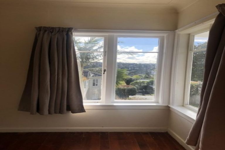 Photo of property in 131 Ocean View Road, Hillcrest, Auckland, 0627
