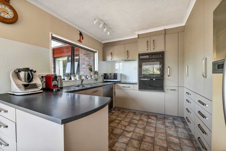 Photo of property in 115 Alfred Road, Egmont Village, New Plymouth, 4371