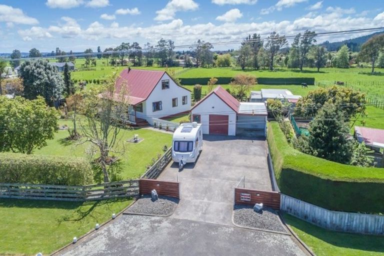 Photo of property in 461 Tararua Road, Levin, 5571