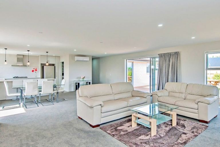 Photo of property in 15 Kingsdowne Drive, West Melton, 7618