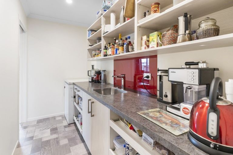 Photo of property in 18 Feist Street, Carterton, 5713