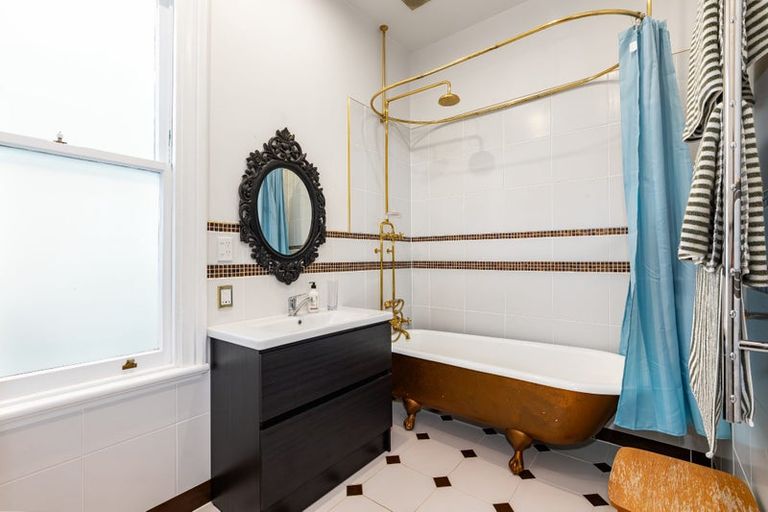 Photo of property in 24 Garfield Street, Brooklyn, Wellington, 6021