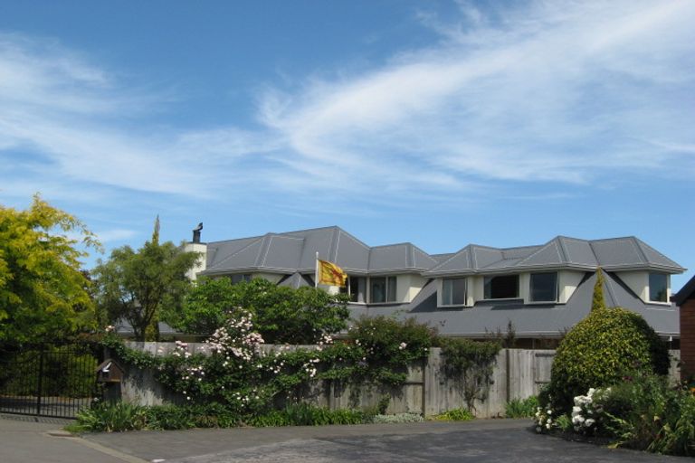 Photo of property in 10 Dorfold Mews, Avonhead, Christchurch, 8042