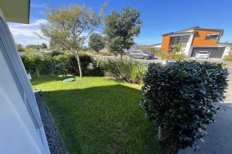 Photo of property in 17 Caldera Drive, Long Bay, Auckland, 0630