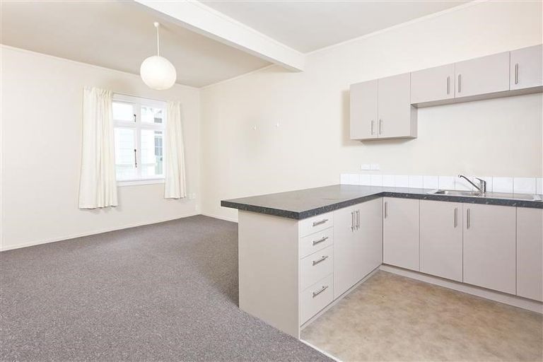 Photo of property in 3 Alameda Terrace, Aro Valley, Wellington, 6021