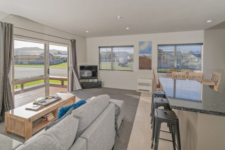 Photo of property in 1 Rena Place, Whitianga, 3510