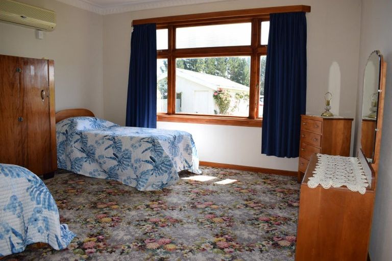 Photo of property in 72 Clifden Highway, Tuatapere, 9691