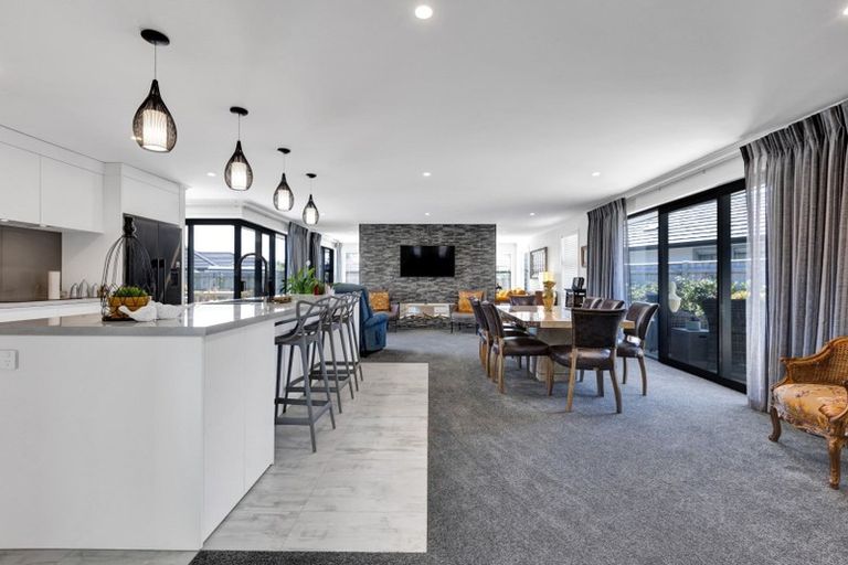 Photo of property in 3 Tupare Place, Highlands Park, New Plymouth, 4312