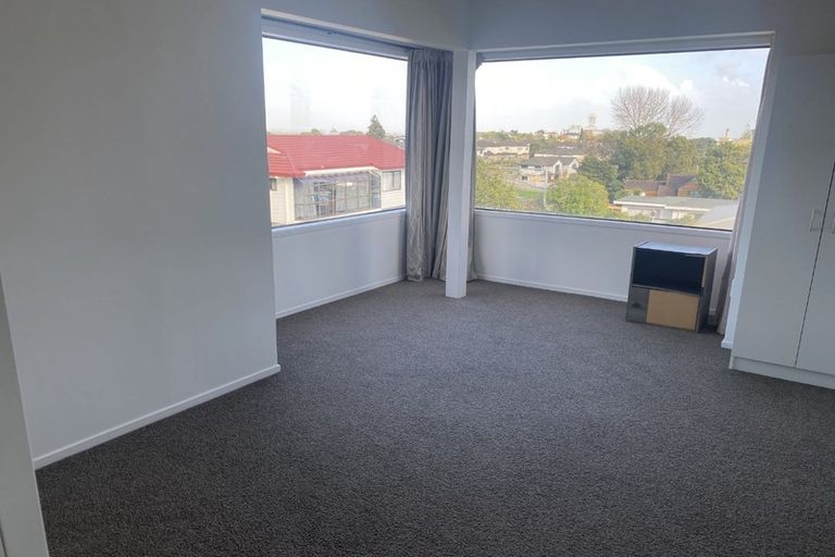 Photo of property in 54 Redoubt Road, Clover Park, Auckland, 2105