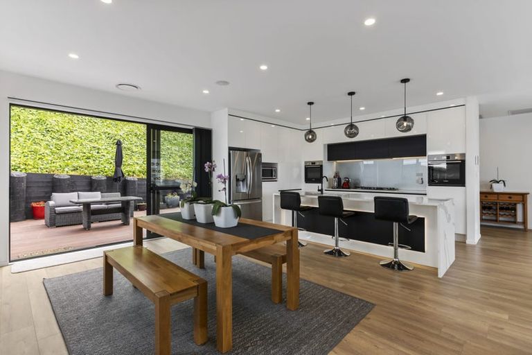 Photo of property in 146 Arran Point Parade, Orewa, 0931