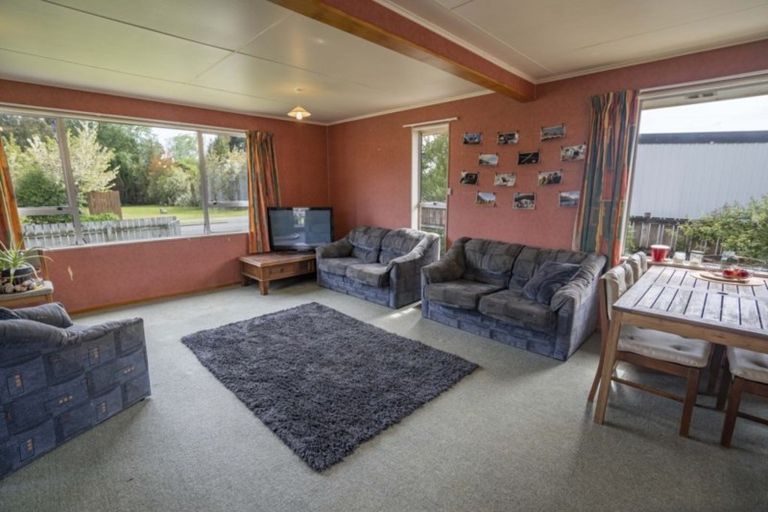 Photo of property in 42 Westmere Place, Manapouri, 9679