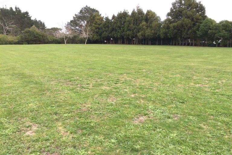 Photo of property in 154 Boord Crescent, Kumeu, 0891