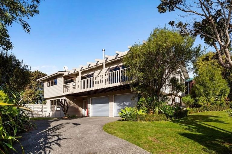 Photo of property in 5 Saint Benets Place, Tawa, Wellington, 5028
