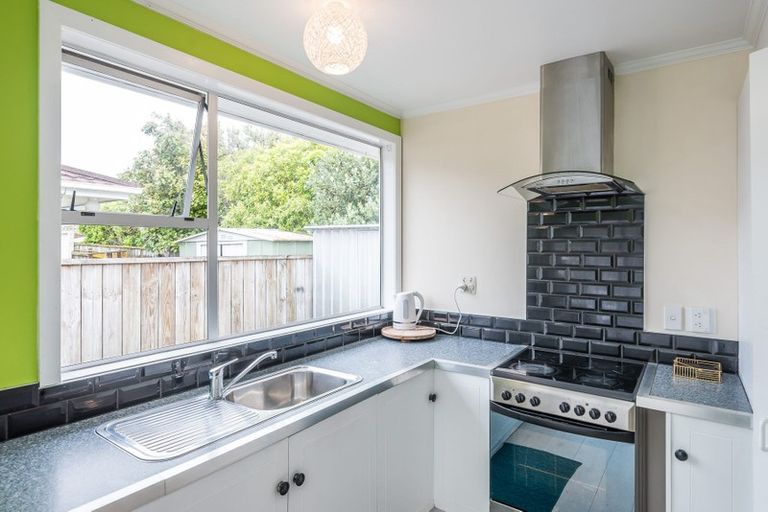 Photo of property in 2/147 Stokes Valley, Stokes Valley, Lower Hutt, 5019