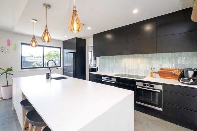 Photo of property in 83 Mcelwee Street, Jervoistown, Napier, 4112