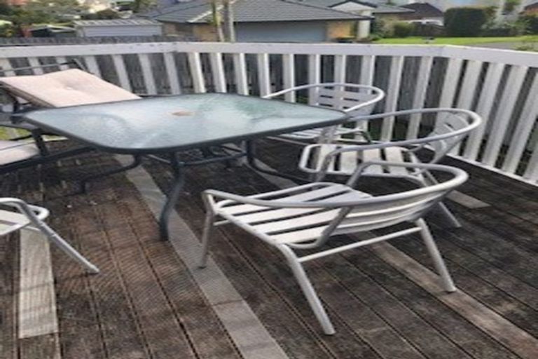 Photo of property in 1b Picasso Drive, West Harbour, Auckland, 0618