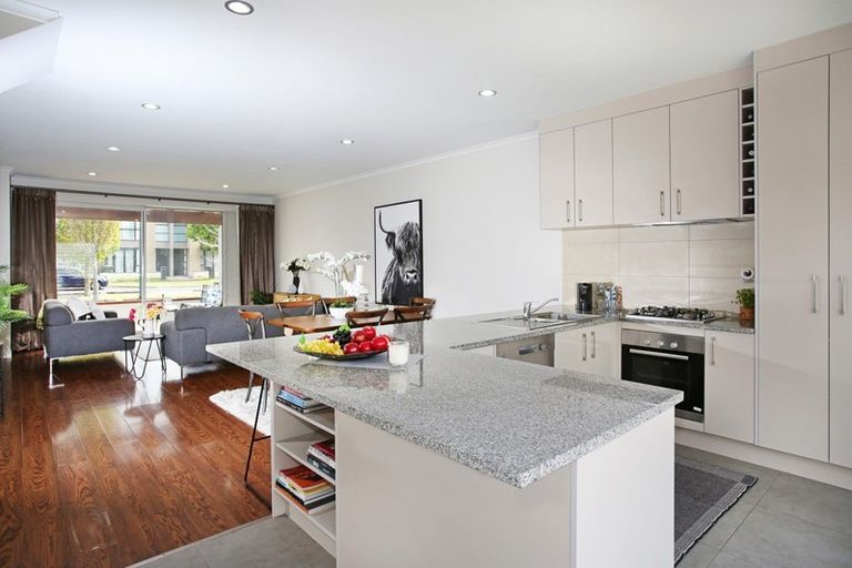 Photo of property in 27 Hakawai Avenue, Takanini, 2112