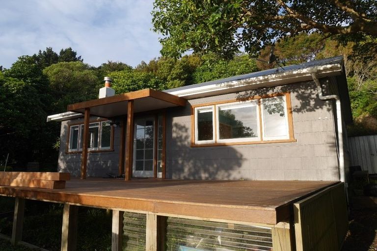 Photo of property in 82 Cluny Road, Plimmerton, Porirua, 5026