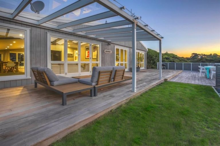 Photo of property in 9 Pukerua Beach Road, Pukerua Bay, 5026