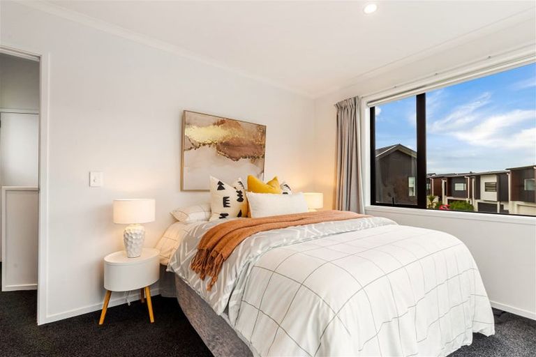 Photo of property in 10 Frank Gill Road, Hobsonville, Auckland, 0616