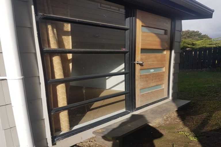 Photo of property in 14 Southview Place, Wattle Downs, Auckland, 2102