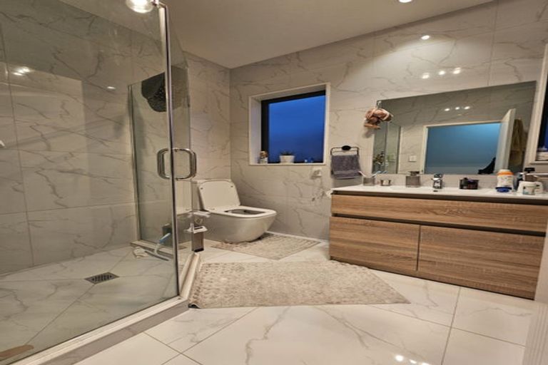 Photo of property in 24 Survila Street, Takanini, 2110