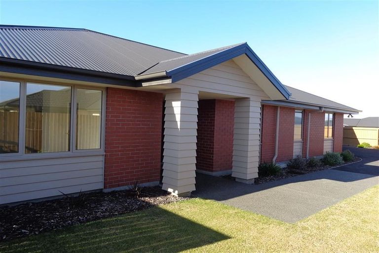 Photo of property in 8 Galatos Street, Rangiora, 7400