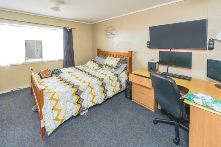 Photo of property in 32 Miro Street, Castlecliff, Whanganui, 4501