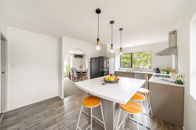 Photo of property in 56 Albatross Close, Whitby, Porirua, 5024