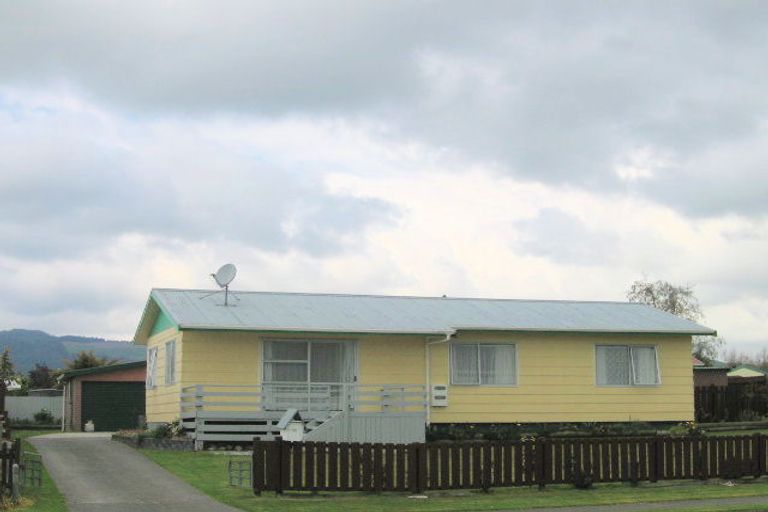 Photo of property in 10 Beech Place, Owhata, Rotorua, 3010