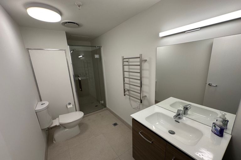 Photo of property in 2f/30 Westward Ho, Glen Eden, Auckland, 0602