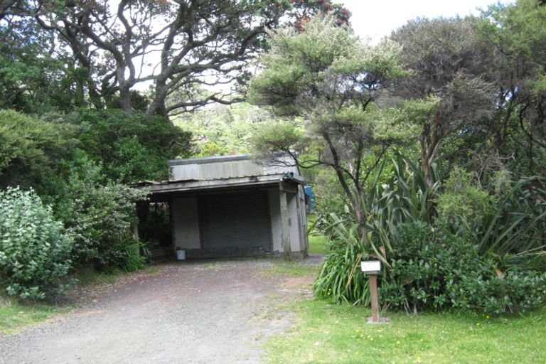 Photo of property in 113 Domain Crescent, Muriwai, Waimauku, 0881